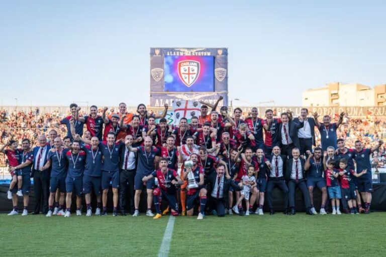 cagliari-serie-a-premiazione